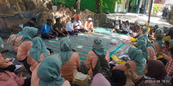 Studi banding TPST Tlogopojok - CSR PT Petrokimia Gresik